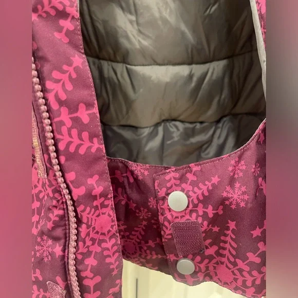 The North Face Purple Jacket For Girl - Picture 9 of 14